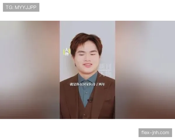 刷到梁伟铿家门口的豪车队，隔壁快递小哥直接懵了